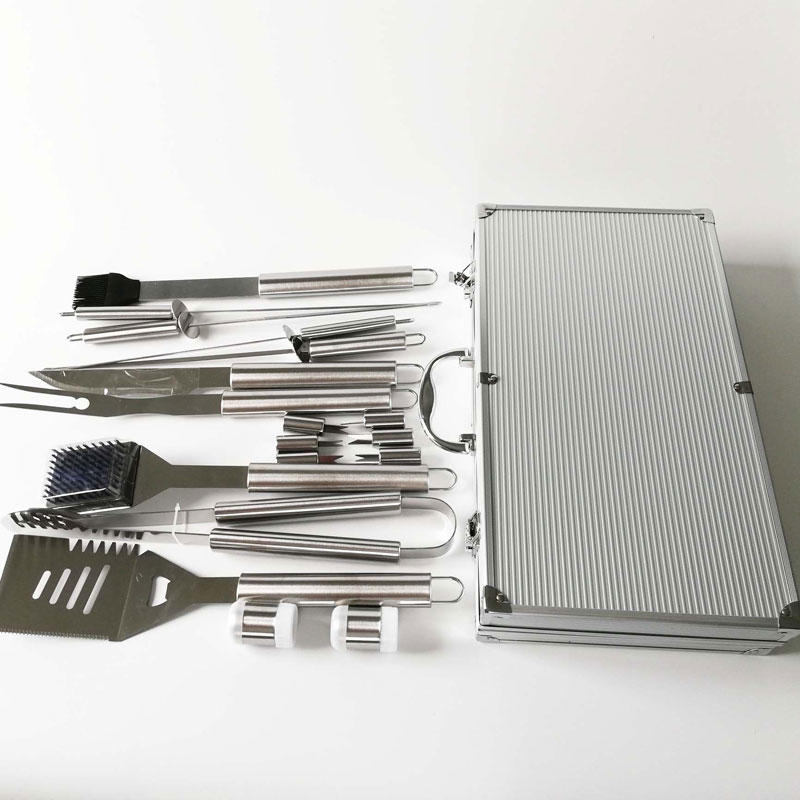 Aluminum Case 18pcs Stainless Steel Heat Resistance BBQ Tools Set