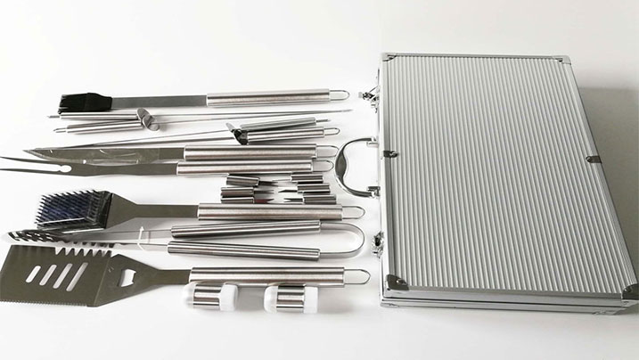 18pcs Stainless Steel BBQ Tools Set with Aluminum Case